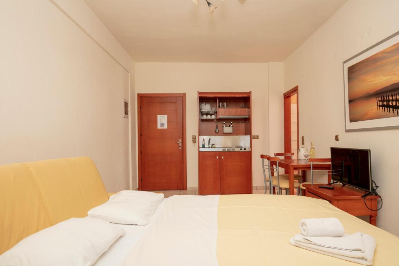 Mediterranean Beach Hotel Skala Rachoni  外观 照片
