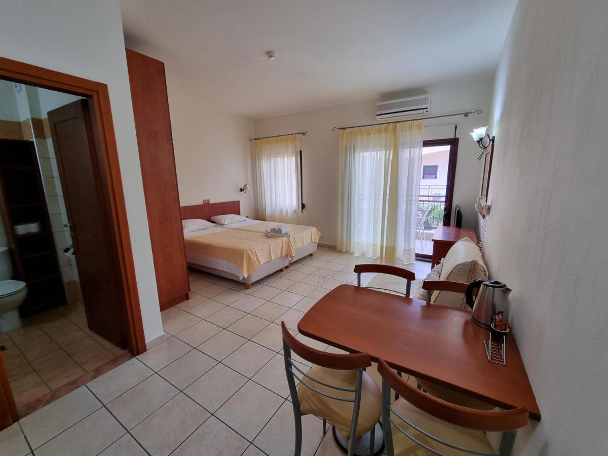 Mediterranean Beach Hotel Skala Rachoni  外观 照片