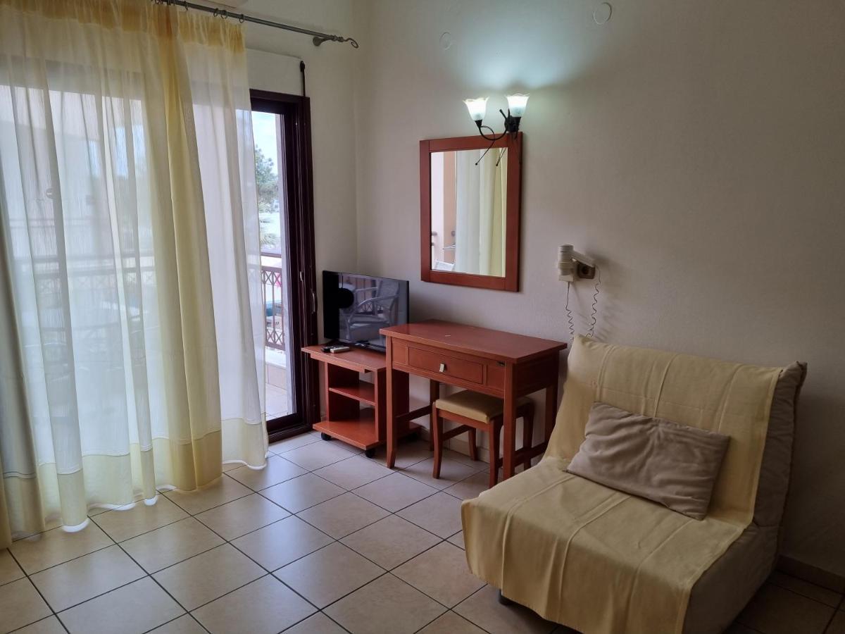 Mediterranean Beach Hotel Skala Rachoni  外观 照片